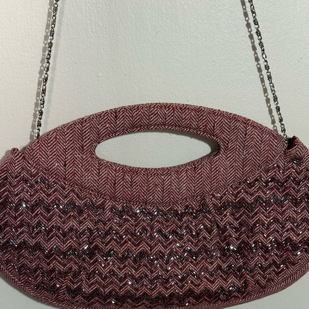 DRAP BARCELONA Elegant Maroon Chevron Design Clutch